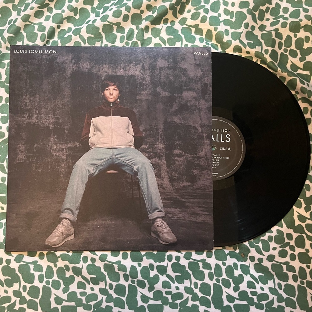 louis tomlinson walls record